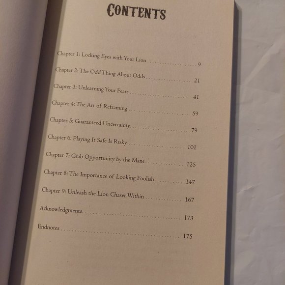 In a Pit with a Lion on a snowy day - Picture 4 of 5